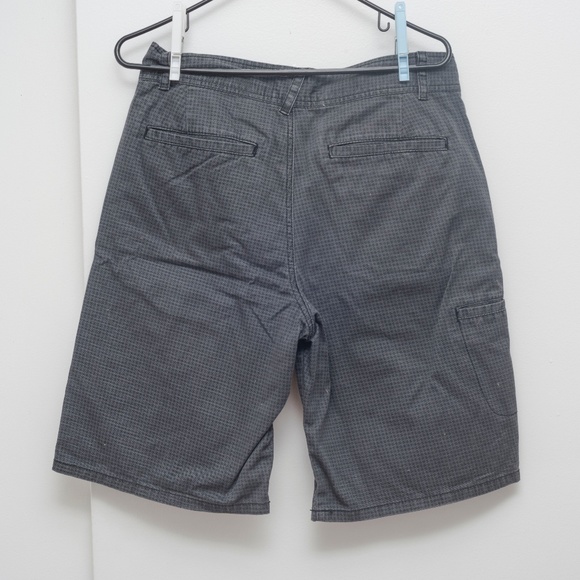 Men’s Houndstooth Grey Shorts, Size 32 - Picture 3 of 3